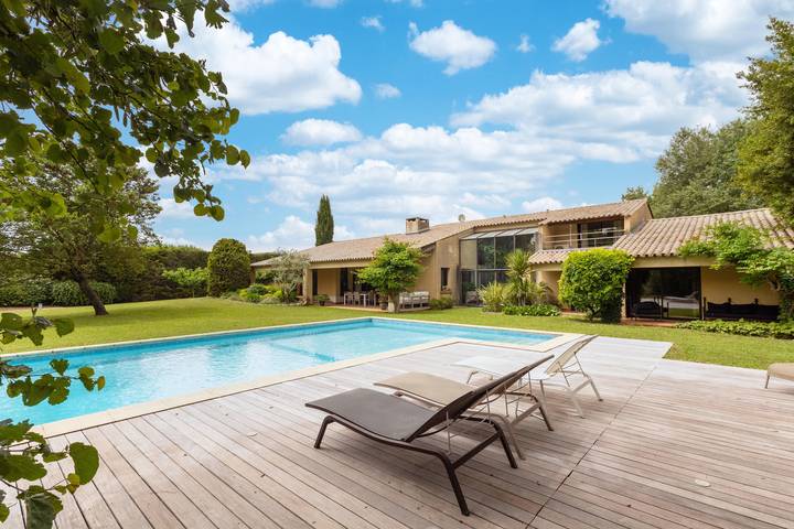 Location de vacances pour 8 personnes, avec jardin et terrasse à Eyragues - 2