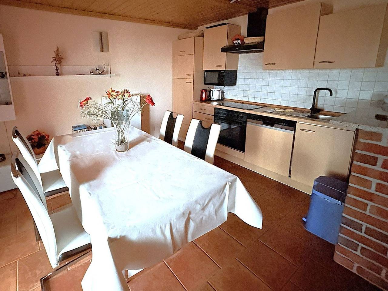 Ganze Ferienwohnung, Wohnung Nele 1 - mit Terrasse und Wasserblick - Ferienwohnung Nele 1 - für 4 Personen in Wiek direkt am Bodden in Wiek, Rügen