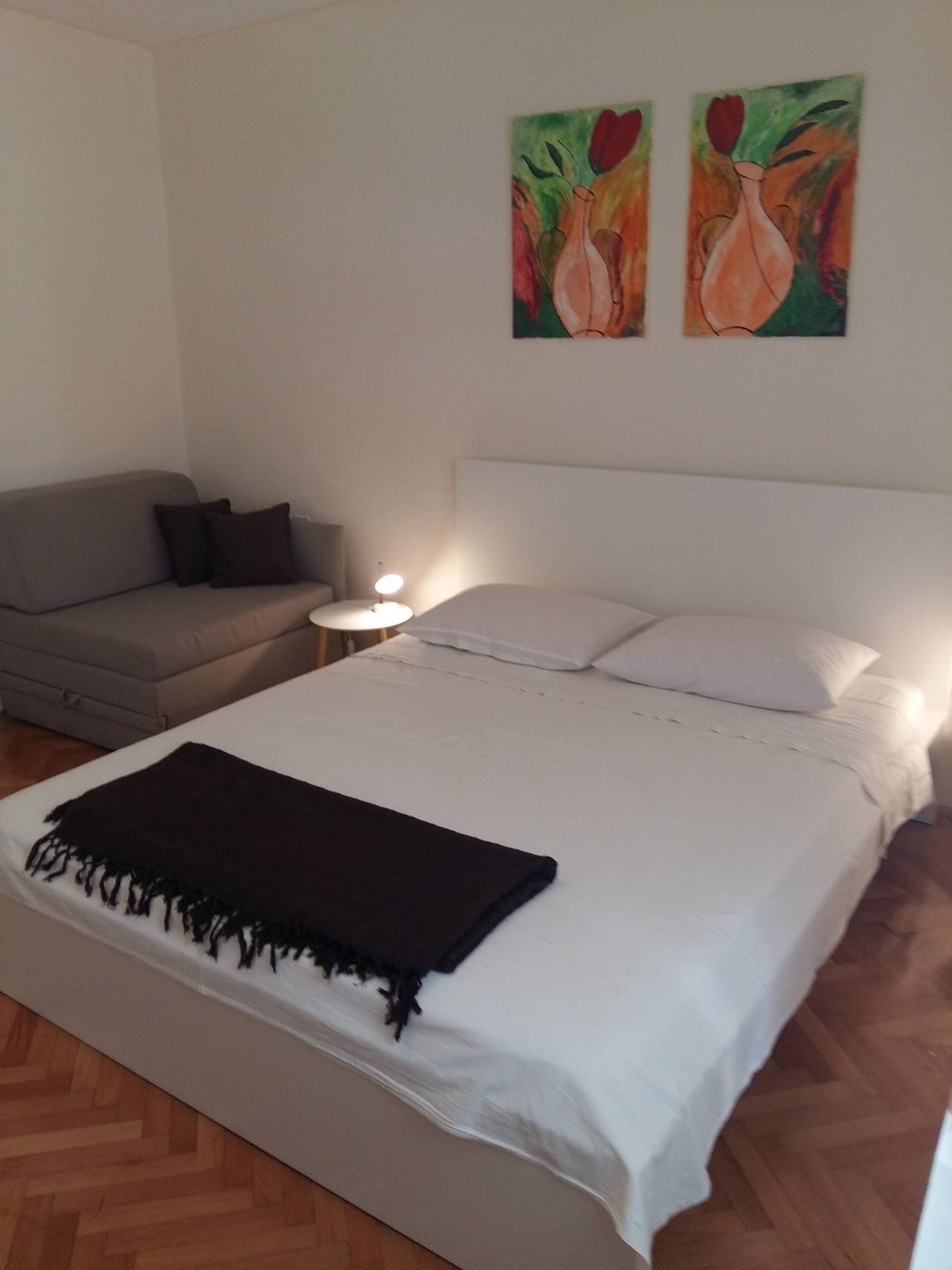 Ganze Ferienwohnung, Spacious room near beach, w private bathroom in Arbanija, Ciovo