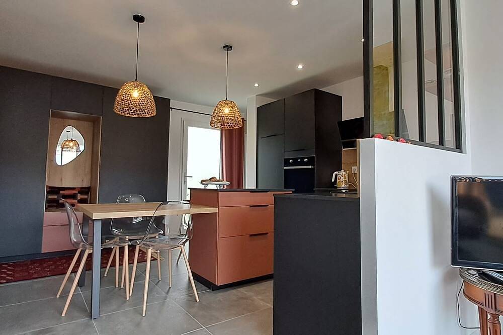 Apartamento entero, T2 new, great comfort, quartier les Carmes, Figeac in Figeac, Macizo Central