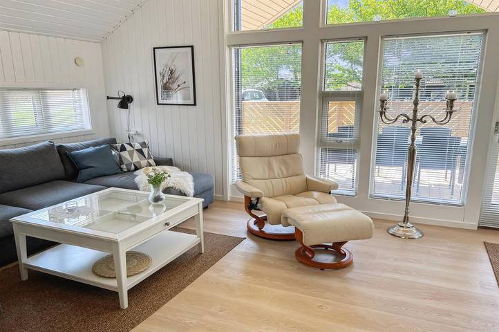 Amazing home in Aakirkeby w/ Sauna, WiFi and 2 Bedrooms in Østre Sømarken, Pedersker