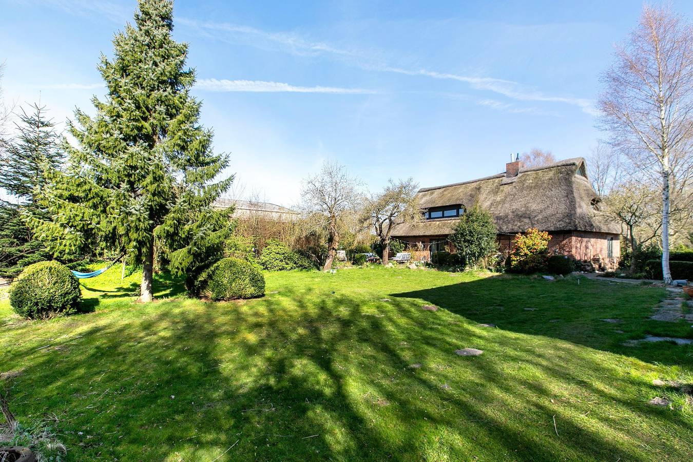 Historisches 'Haus Reetglück' mit großem Garten, Sauna, antikem Kamin und Wlan in Eggstedt, Sankt Michaelisdonn und Umgebung