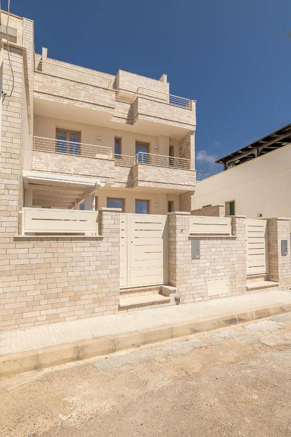 Chambre d’hôte pour 2 personnes, avec Balcon ainsi que Terrasse et Jardin à Torre San Giovanni