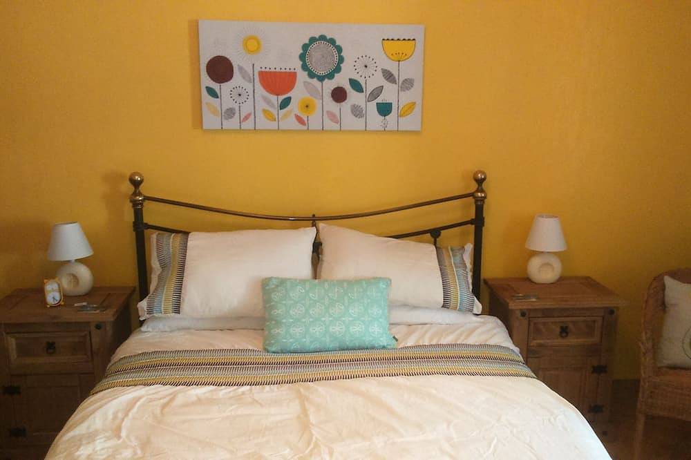 Spacious house with town view in Chabanais, Charente