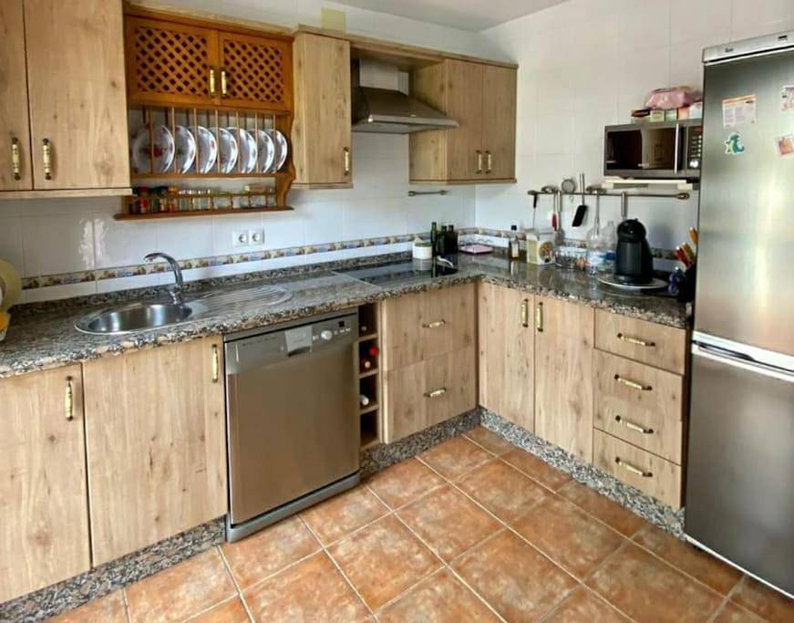 Three-Bedroom House in El Bosque, Pueblos Blancos