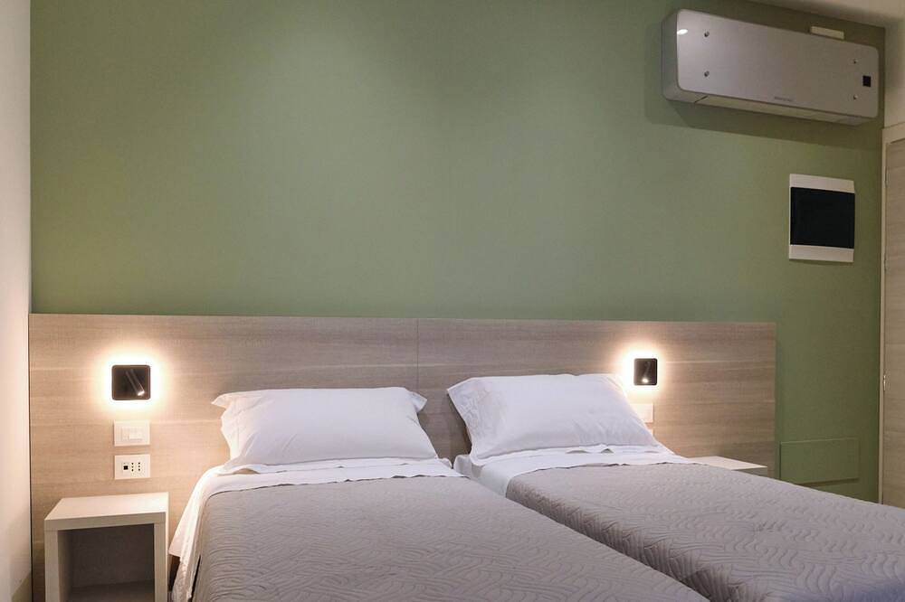 Modernly renovated double room in a B&B in Porto Viro in Porto Viro, Polesine
