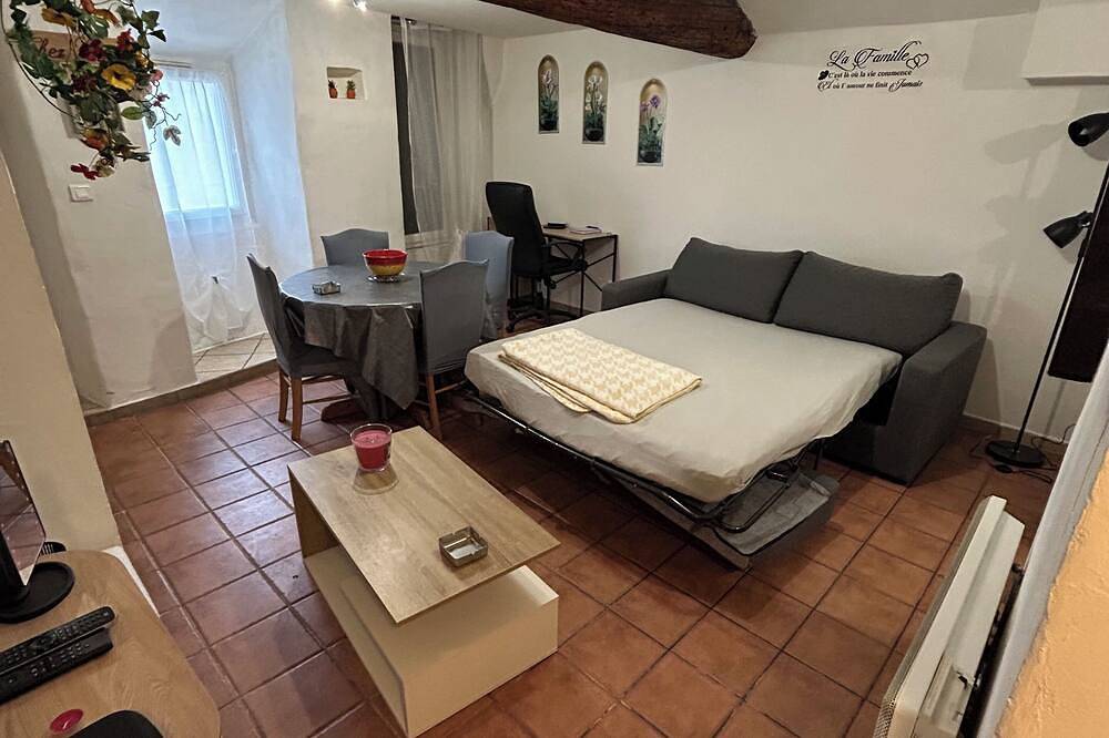 Ganze Wohnung, 250m from the Sisteron lake! Fully equipped apartment with office area. in Sisteron, Forcalquier und Umgebung