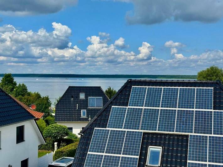 Ferienhaus für 9 Personen, mit Balkon und Terrasse sowie Garten und Sauna in Mecklenburgische Seenplatte