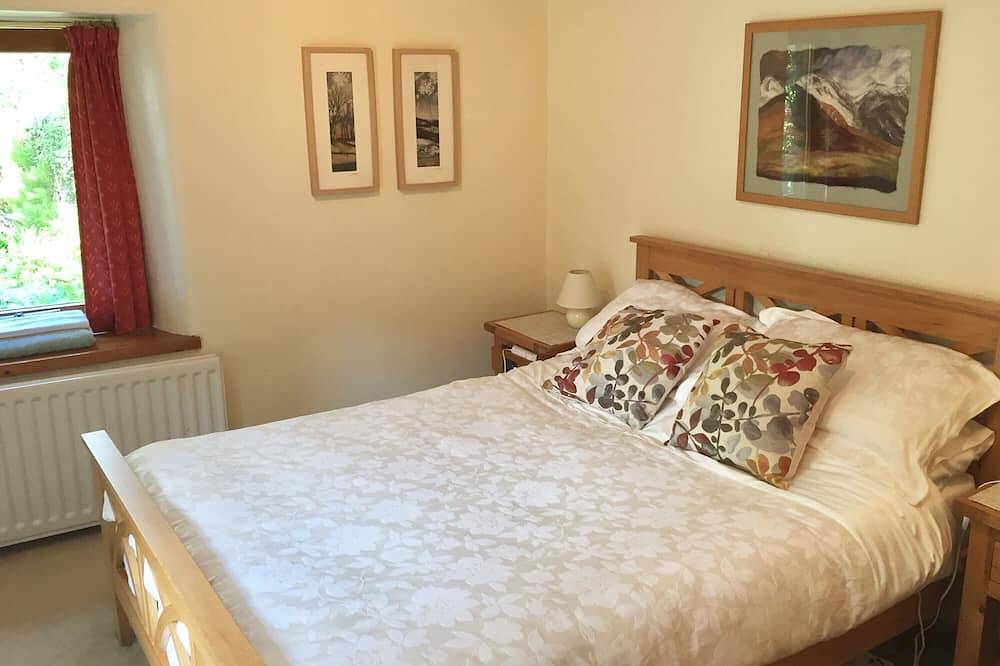 Detached, romantic, homely barn. Peaceful with lovely views. Garden. New kitchen in Lake District