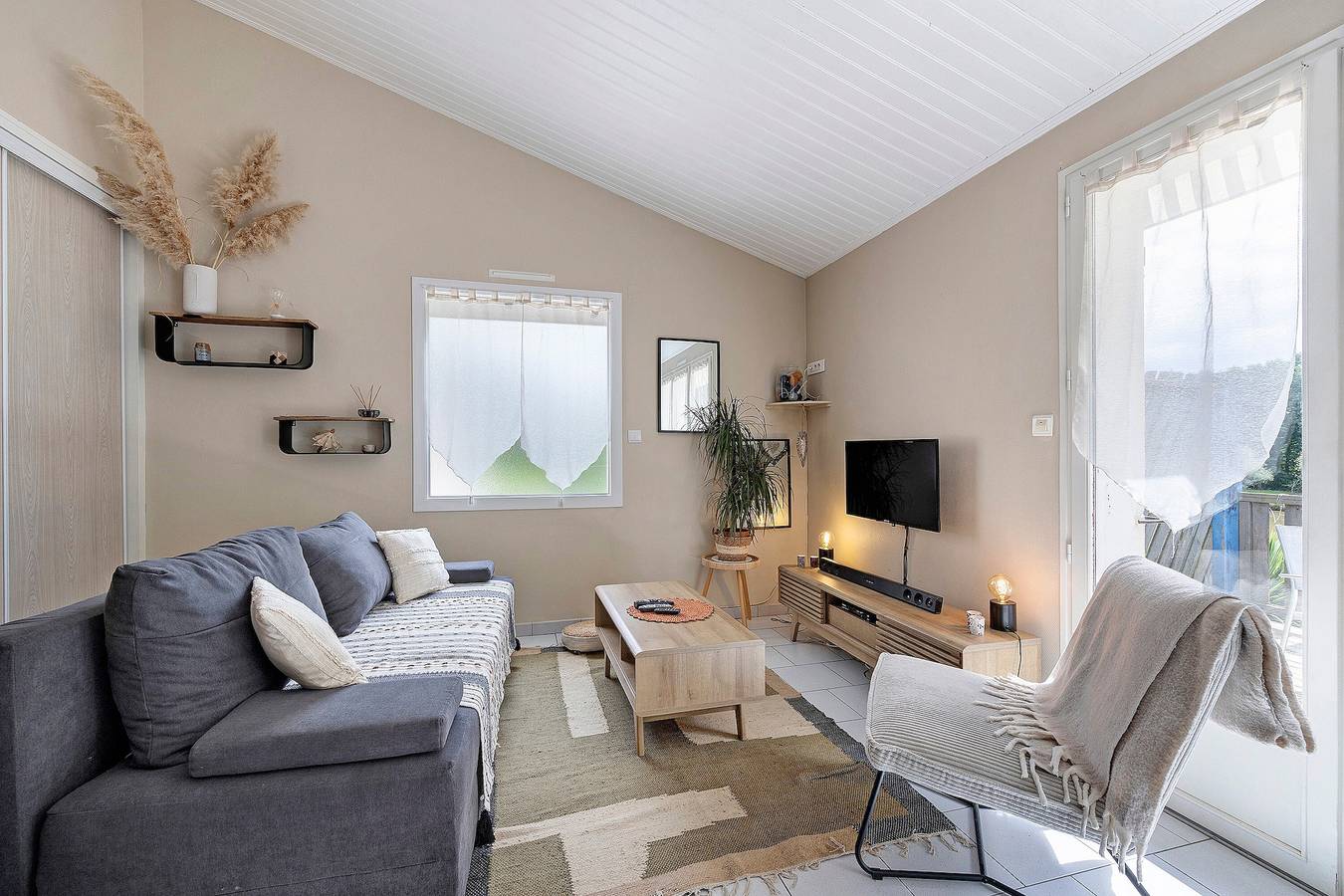 Gîte Douceur de vivre – Ozean: Seeblick, Gemeinschaftspool und Wlan in Saint-Avaugourd-des-Landes, Vendée