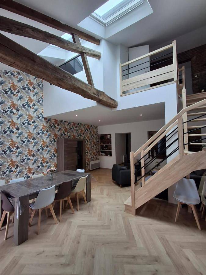 Gîte pour 10 personnes, avec terrasse à Trémentines