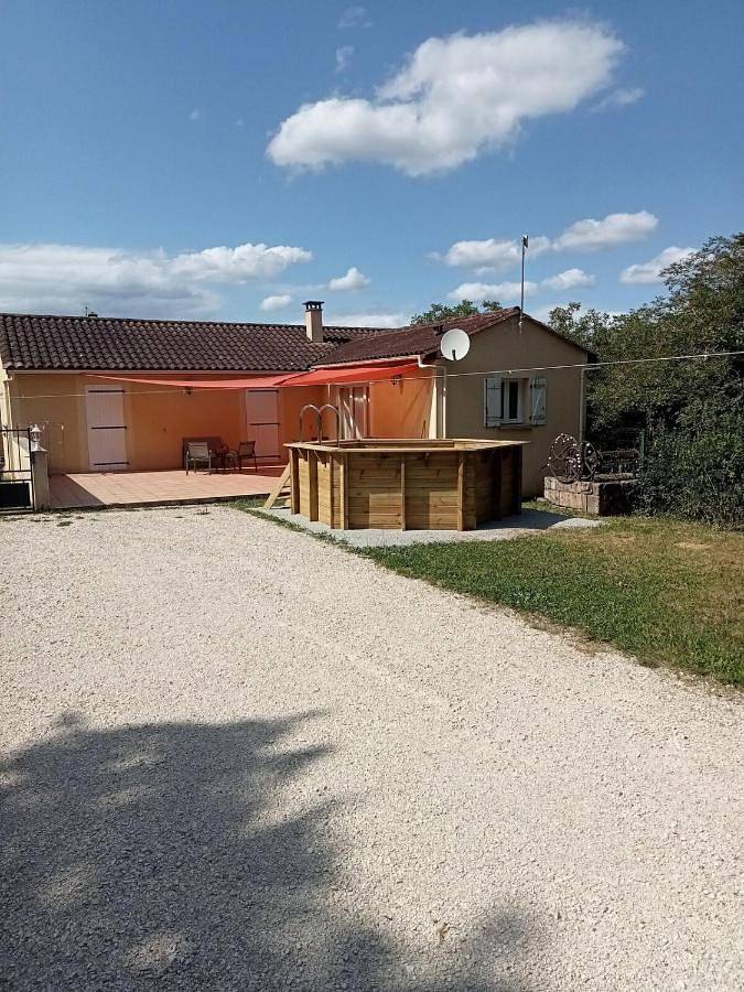 Location de vacances pour 15 personnes, avec Terrasse et Jardin ainsi que Piscine et Vue à Calviac-en-Périgord - 3