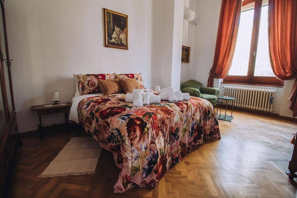 Historic Baron's Estate in Amazing Abruzzo! Family-friendly. Pet-friendly. in Torre de' Passeri, Gran Sasso