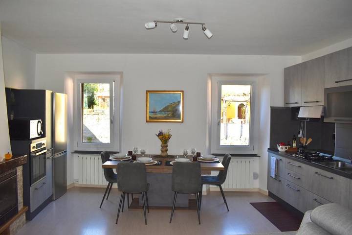 Ferienwohnung für 4 Personen, mit Pool und Balkon in Luganer See (Lombardei)