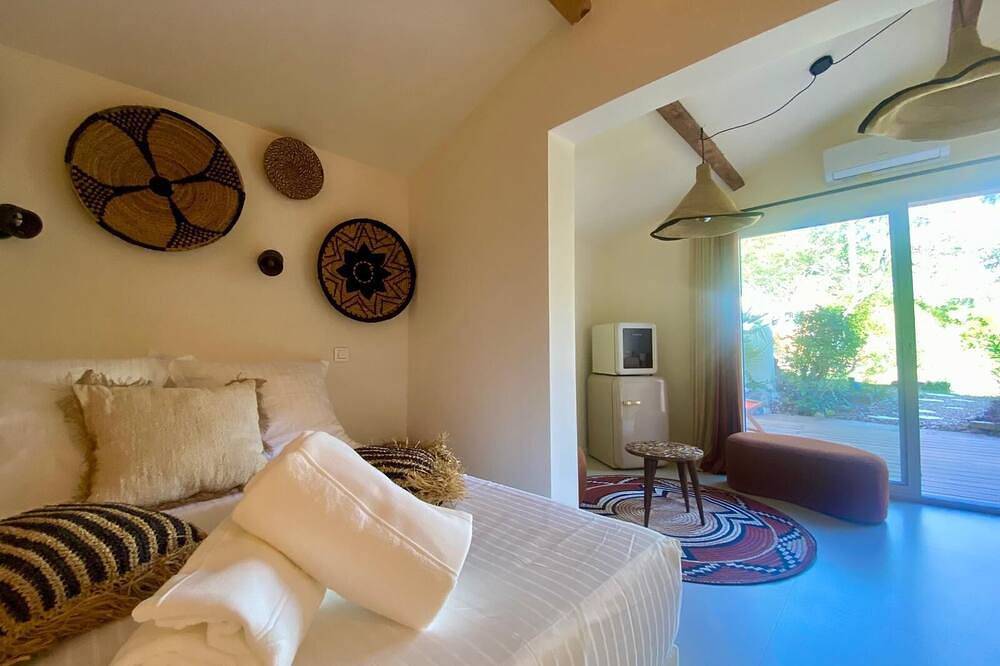 Ganze Wohnung, Studio Essaouira at Panorea Garden - Moroccan ambience with private terrace in Le Beausset, Toulon Region