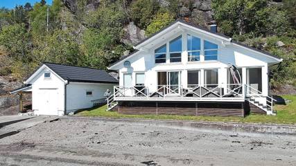 Ferienhaus für 6 Personen, mit Garten und Ausblick sowie Terrasse in Etne