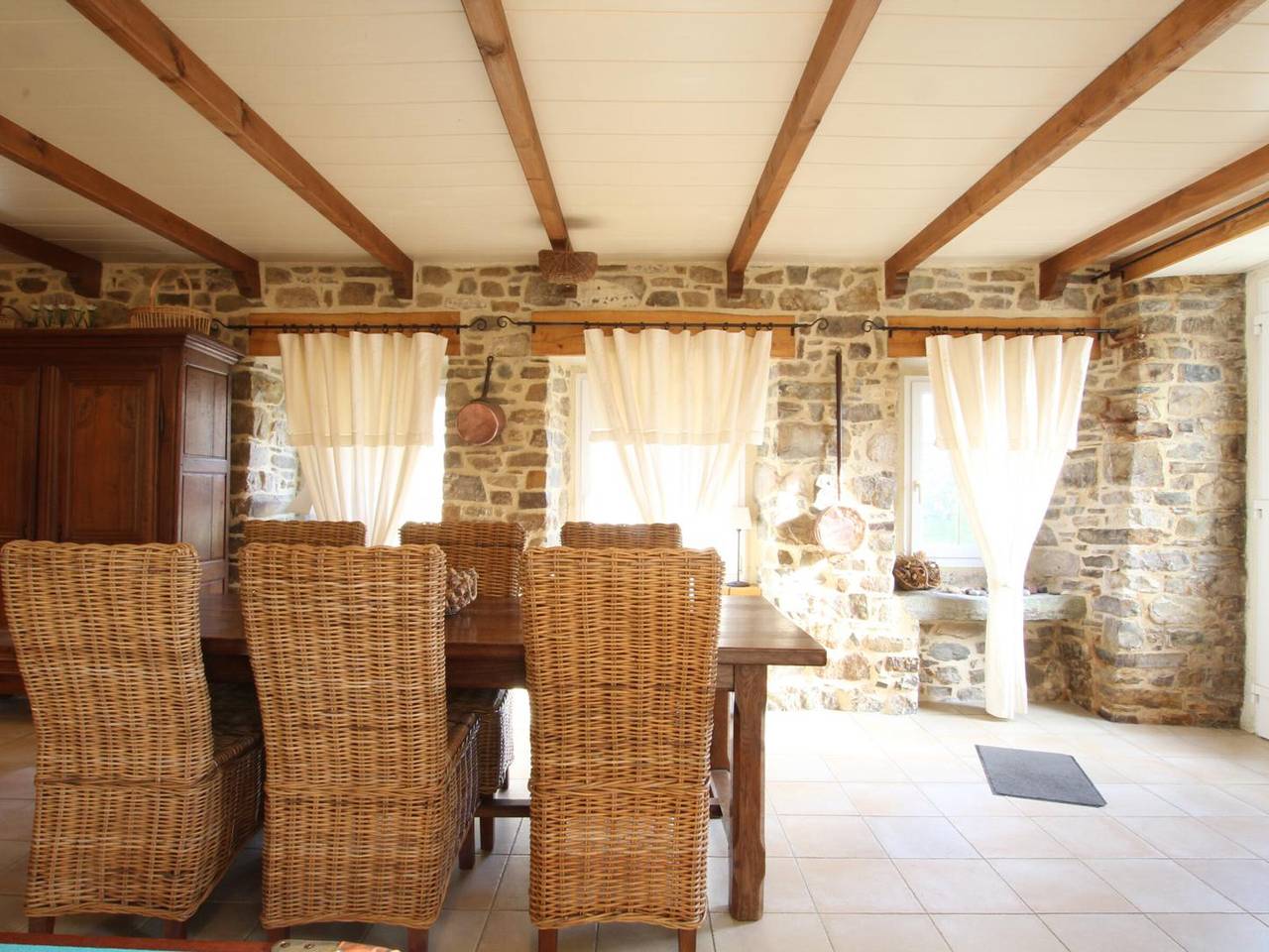 Maison À La Campagne Avec Cheminée, Jardin, Billard et Plus, Idéal Famille et Séjour Week-end in Jobourg, La Hague