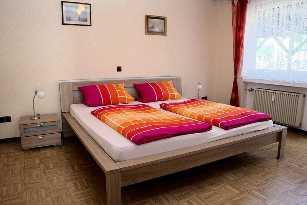 Ganze Wohnung, Ferienwohnung 1 - Haus Anita in Zeltingen-Rachtig, Bernkastel-Kues & Umgebung