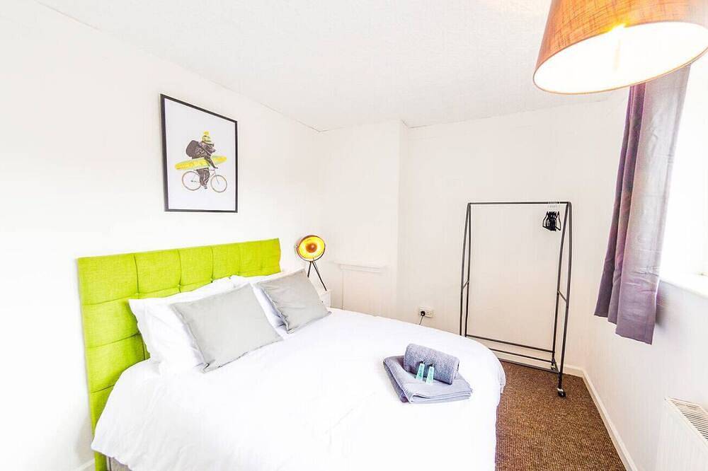 4 Bed - 2 Baths 1 Walk in Shower Lots of Parking in Ipswich, Suffolk
