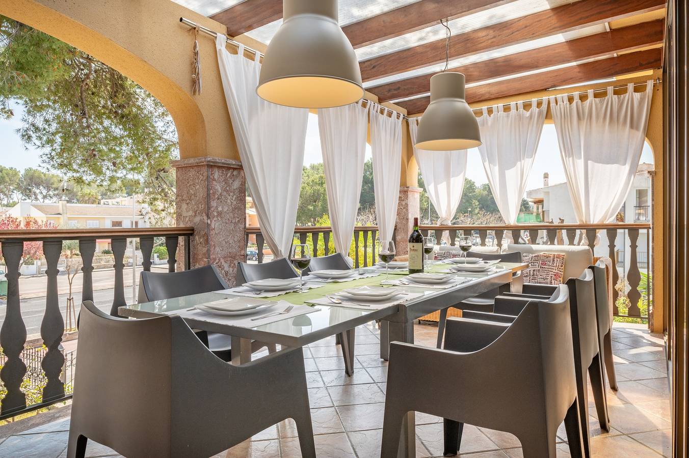 Appartement entier, Appartement confortable avec Wi-Fi, balcon, terrasse et jardin. in Playa de Alcúdia, Alcúdia