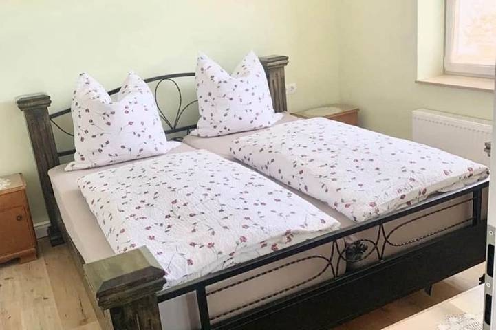 Ganze Wohnung, Ferienwohnung Tina - Appartement/Fewo, Dusche, Wc, 3 Schlafräume in Dahn, Landkreis Südwestpfalz
