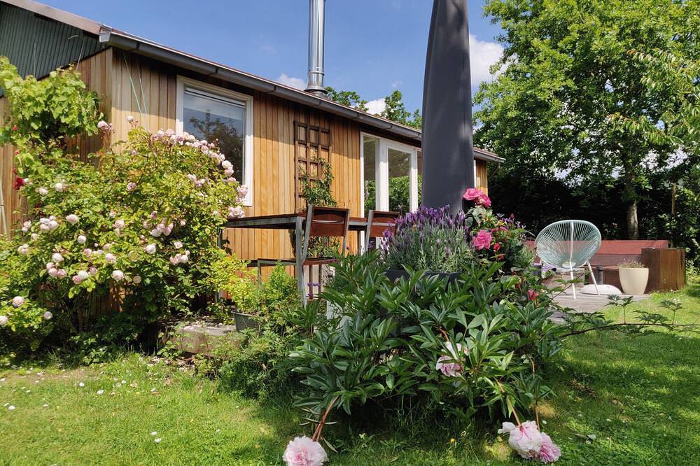 Bungalow dichtbij duinen en strand van Noordwijk in Noordwijk, Nederlandse Noordzeekust