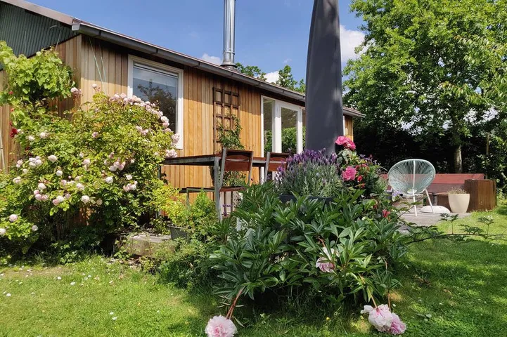 Bungalow dichtbij duinen en strand van Noordwijk in Noordwijk, Nederlandse Noordzeekust