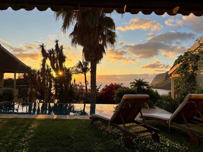 Casas e apartamentos de temporada para 2 pessoas, com piscina e jardim e ainda vista em Jardim do Mar