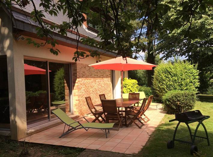 Gîte pour 7 personnes, avec Terrasse ainsi que Jardin et Vue