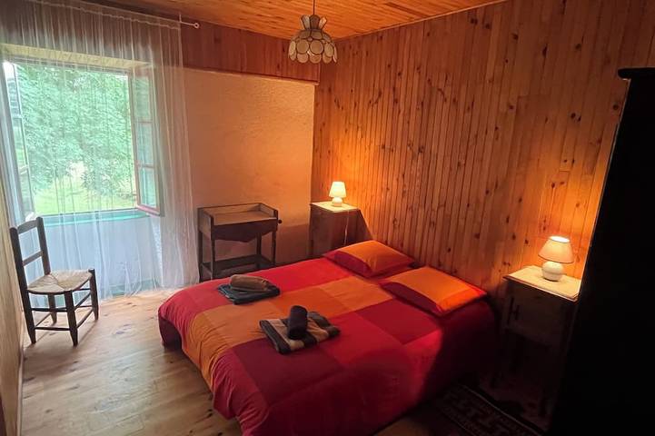 Location de vacances pour 10 personnes, avec jardin, animaux acceptés à Égliseneuve-d'Entraigues - 3