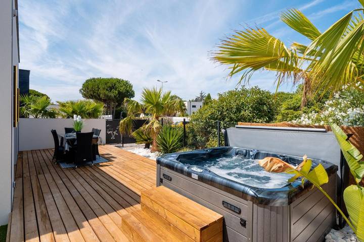 Villa pour 4 personnes, avec jacuzzi et terrasse, animaux acceptés au Grau-d'Agde - 2
