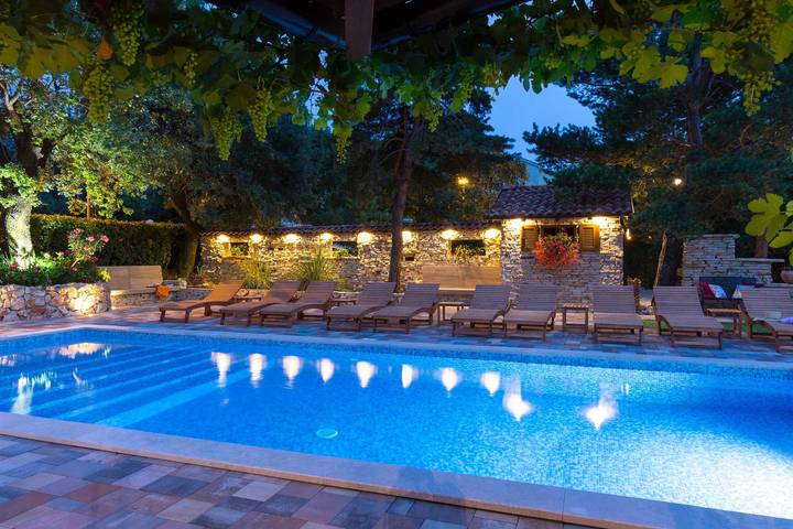 Ganze Wohnung, Ferienwohnung Antonia 4 mit Pool in Milcetici, Krk
