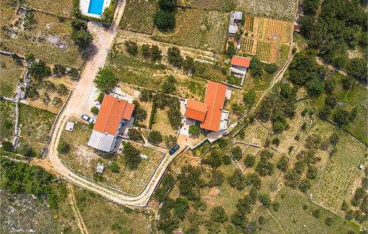 Ferienhaus für 5 Personen, mit Garten und Terrasse auf Rab - 2