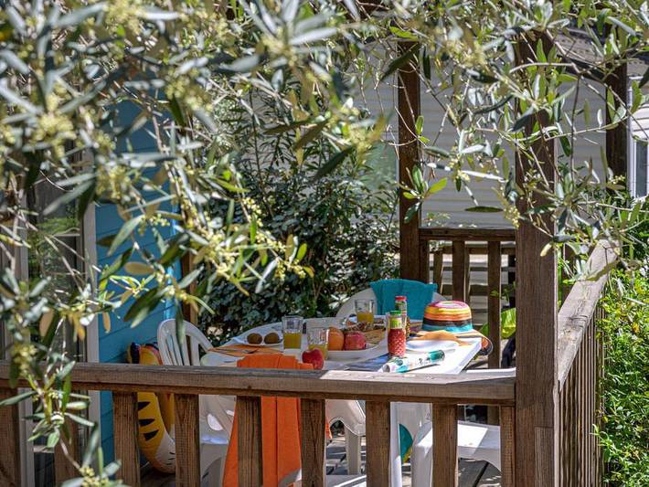 Flower Camping Le Mas de Mourgues - Mobilheim 4 personen - Mobilheim Pin Parasol Standard 30m² (2 Schlafzimmer) - überdachte Terrasse 8 m²- Tv-Nicht Klimaanlage 4 Pers. in Vauvert, Mittelmeerküste (Frankreich)
