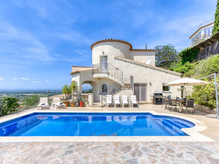 Ferienhaus für 8 Personen, mit Pool und Garten - 1