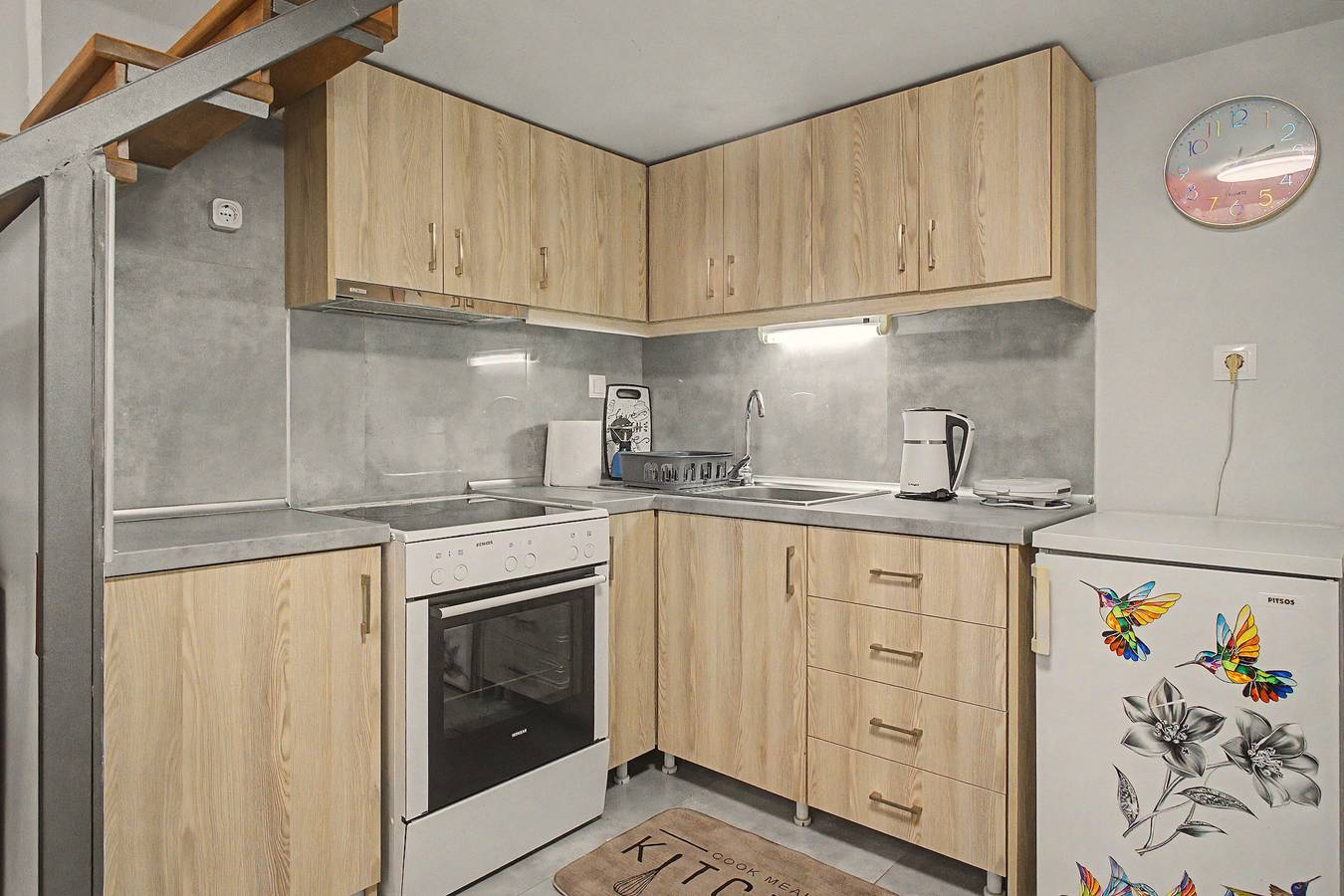 Entire apartment, Central Loft Apartment by Metro with Wi-Fi & Private Entrance in Analipsi (Thessaloniki), Thessaloniki region