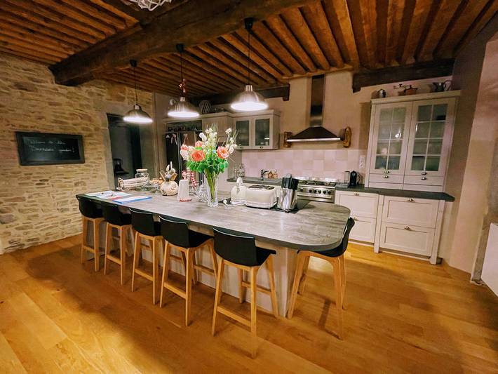 Gîte pour 15 personnes, avec jardin et balcon dans La Roche de Solutré - 4