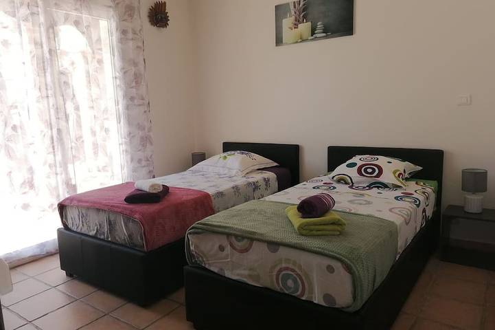 Location de vacances pour 6 personnes, avec jacuzzi ainsi que terrasse et jardin à Jonquières-Saint-Vincent - 3