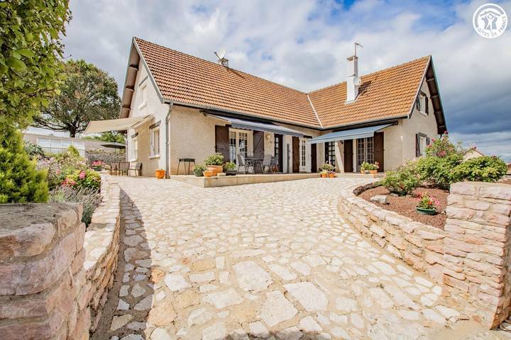 Gîte pour 4 personnes, avec Terrasse et Jardin