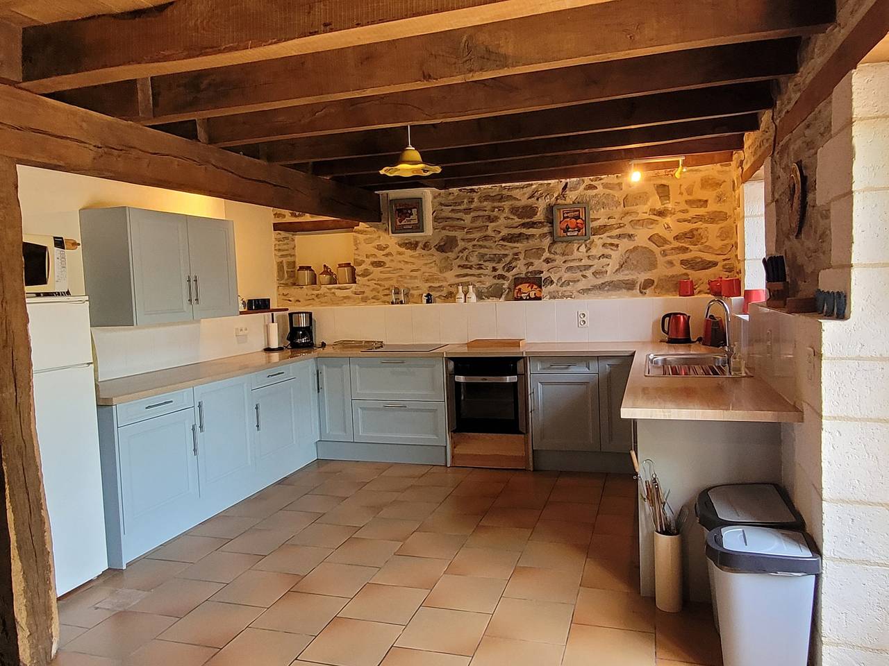 Casa rural 'Gite Merlot' con piscina compartida, terraza privada y wifi in Saint-Saud-Lacoussière, Parque Natural Regional Périgord-Limousin