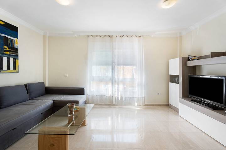 Apartamento entero, Casa de vacaciones "Las Brisas Playa San Juan" con vistas al mar, terraza compartida y Wi-Fi in Playa de San Juan (Guía de Isora), Guía de Isora