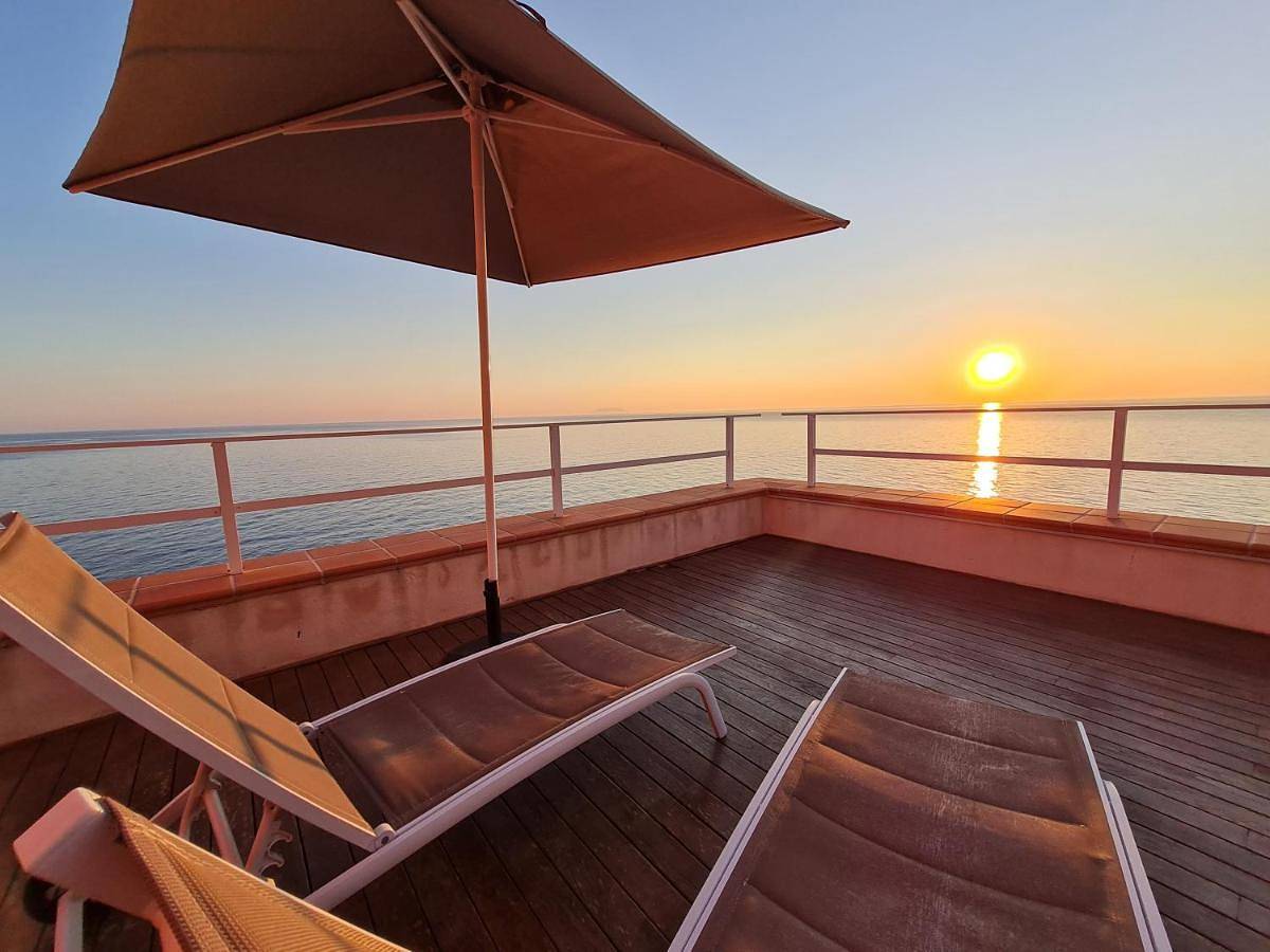 Faro di Punta Fenaio - Caletta Privata in Isola del Giglio