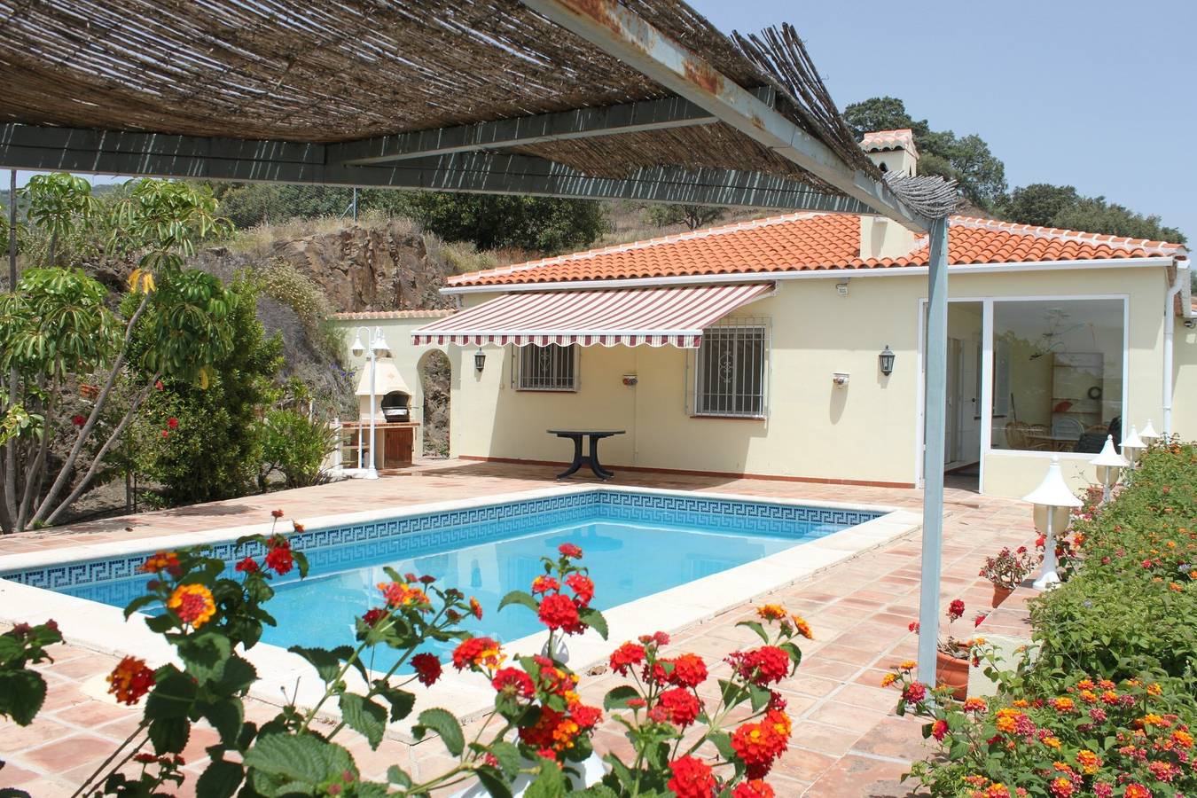 Holiday Home 'Casa Dahlia' with Sea View, Private Pool and Air Conditioning in Arenas, Costa del Sol