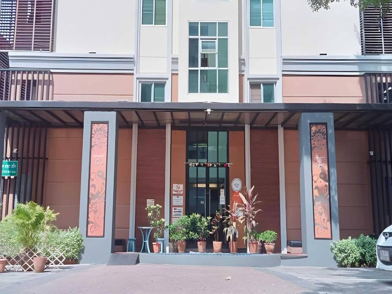 Stylish Deluxe Dbl | Peaceful Bangkok Escape in Bangkok, Thailand