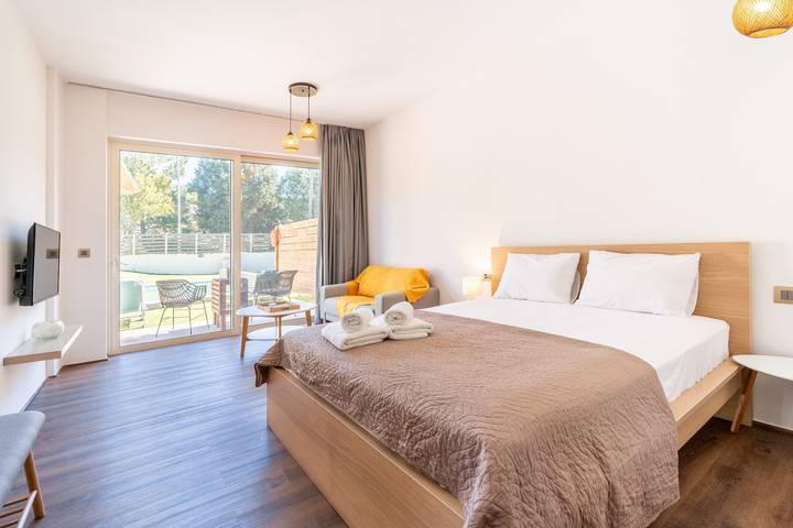 Ganze Wohnung, Ferienwohnung 'Mb Luxury Suites Charaki No 2' mit privatem Pool, Wi-Fi und Klimaanlage in Charaki, Rhodos