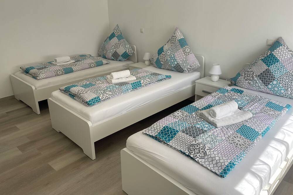 Ferienhaus Holunder - 7 Min. zu Fuß zum Badesee Waldsee Rieden in Rieden (Eifel), Osteifel