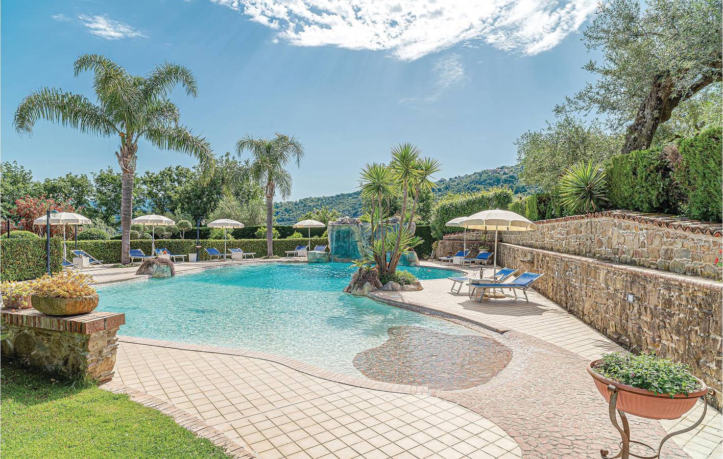 Appartamento vista mare con piscina e parcheggio in Laureana Cilento, Cilento