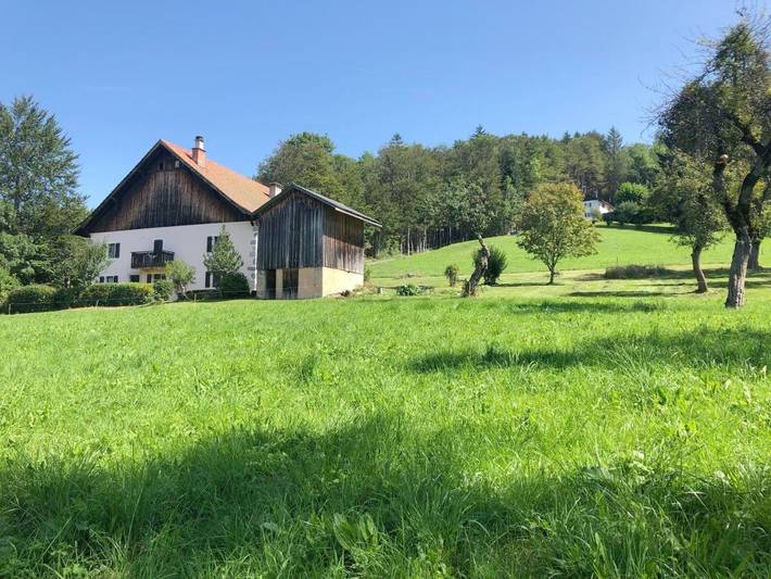 Location de vacances pour 2 personnes, avec Terrasse ainsi que Jardin et Vue à Habère-Poche