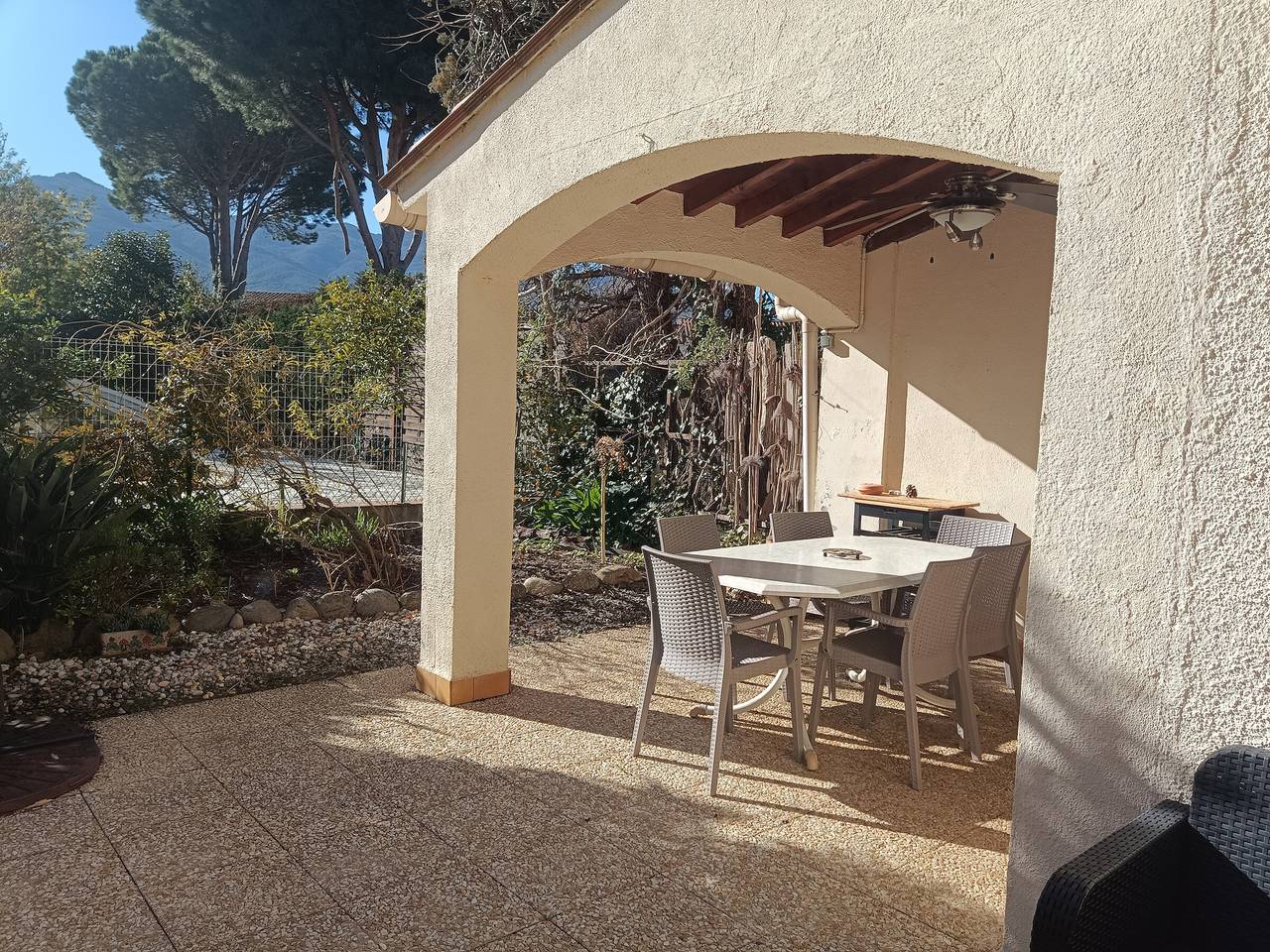 Villa climatisée avec piscine privée et animaux acceptés in Saint-Génis-des-Fontaines, Côte méditerranéenne (France)