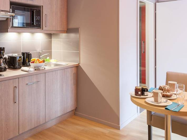 Studio für 2 Personen, mit Balkon und Kinderpool in Colmar
